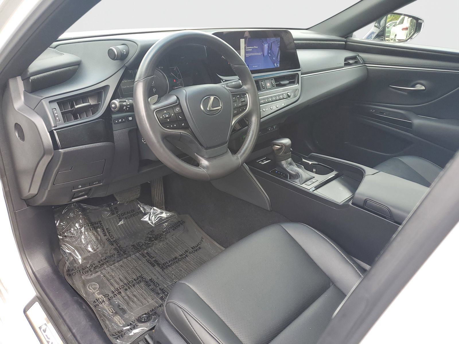 Used 2025 Lexus ES 300h w/ Premium Package FWD image 18