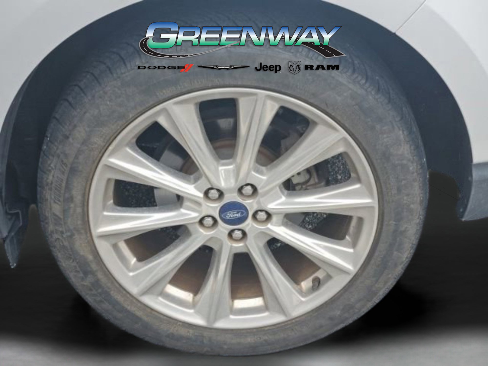 Used 2018 Ford Edge Titanium w/ Equipment Group 301A FWD image 9