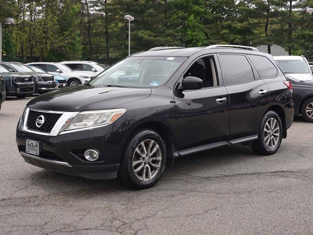 Used 2016 Nissan Pathfinder SV w/ Trailer Tow Package AWD/4WD image 5