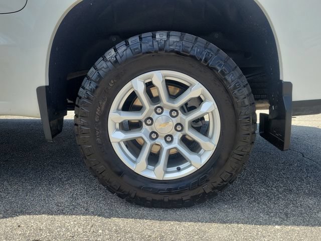 Used 2024 Chevrolet Silverado 1500 LT w/ Z71 Off-Road Package AWD/4WD image 6