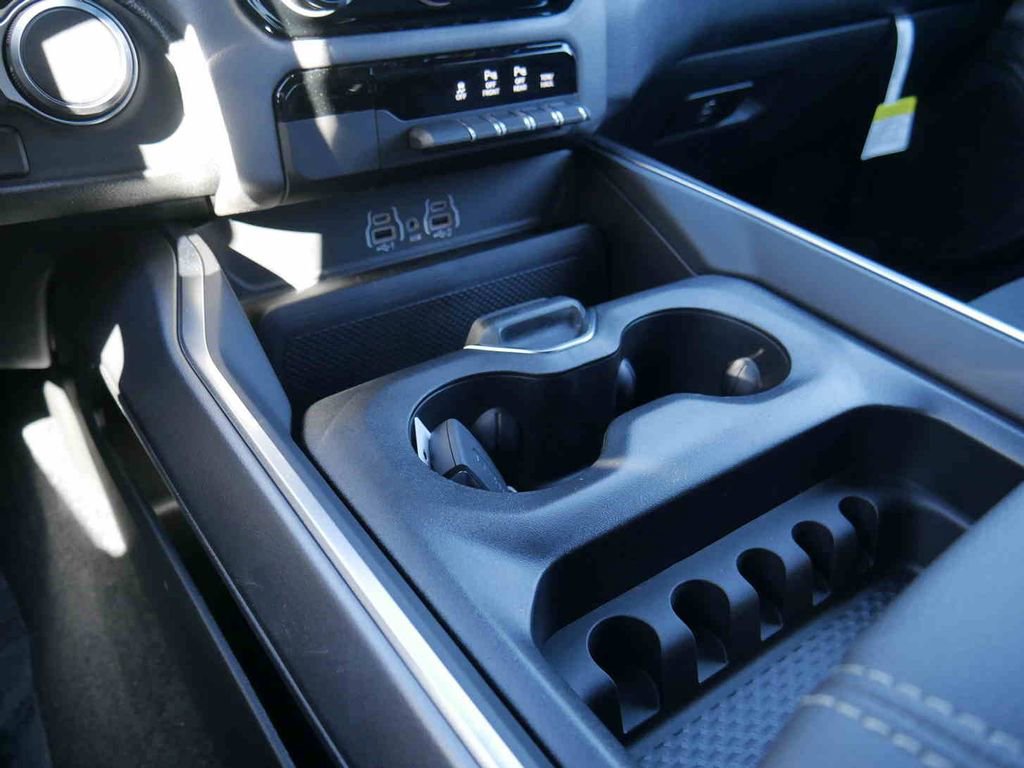 New 2026 RAM 1500 Express AWD/4WD image 30