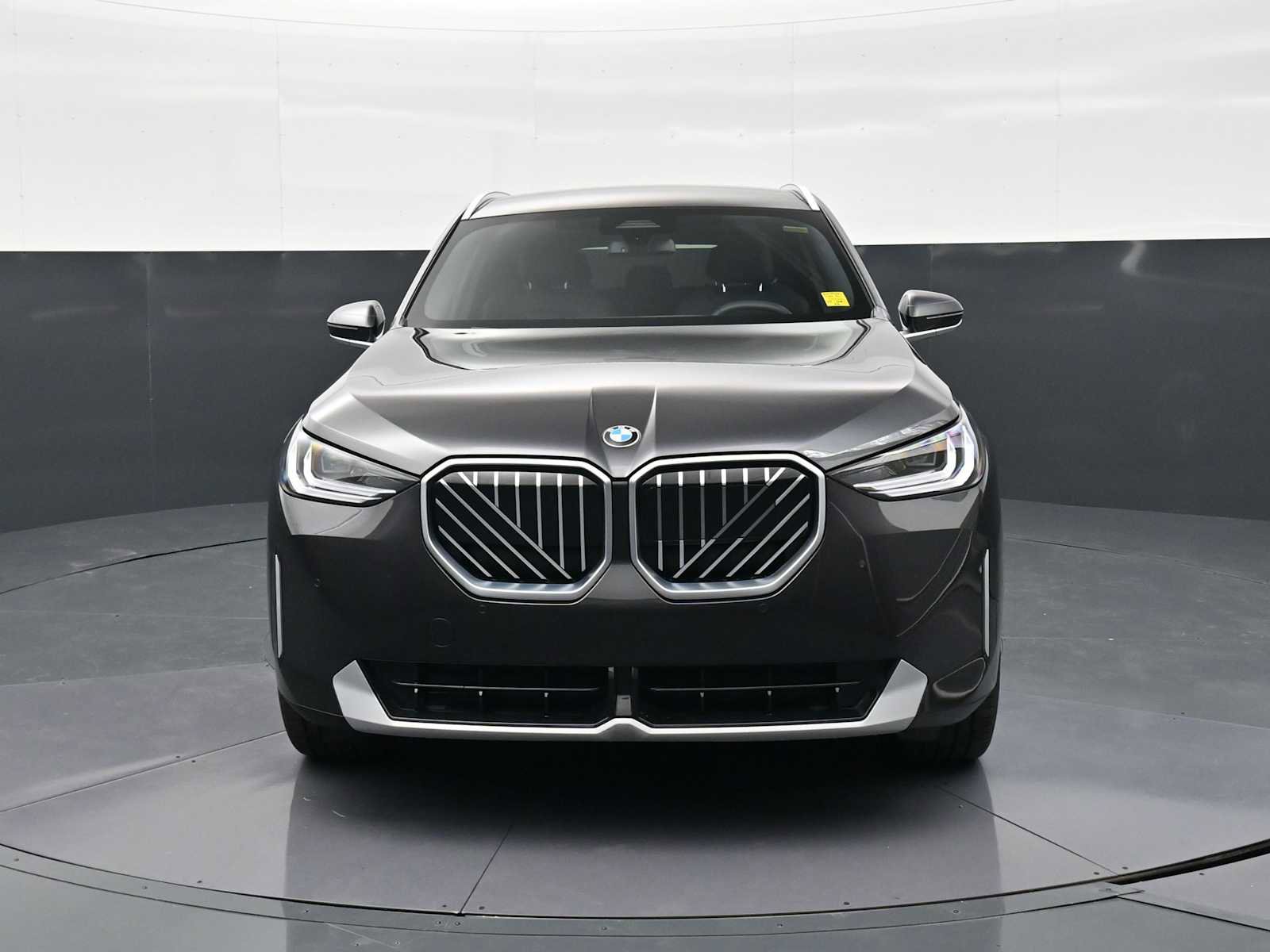 Used 2025 BMW X3 xDrive30i w/ Convenience Package image 2