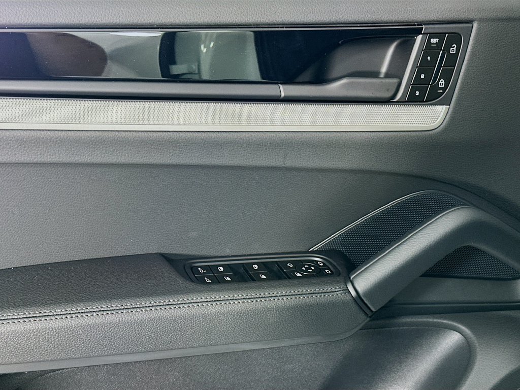 New 2026 Porsche Cayenne AWD/4WD image 20