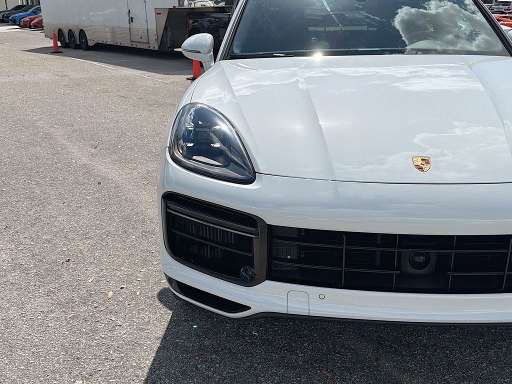 Used 2020 Porsche Cayenne Turbo image 11