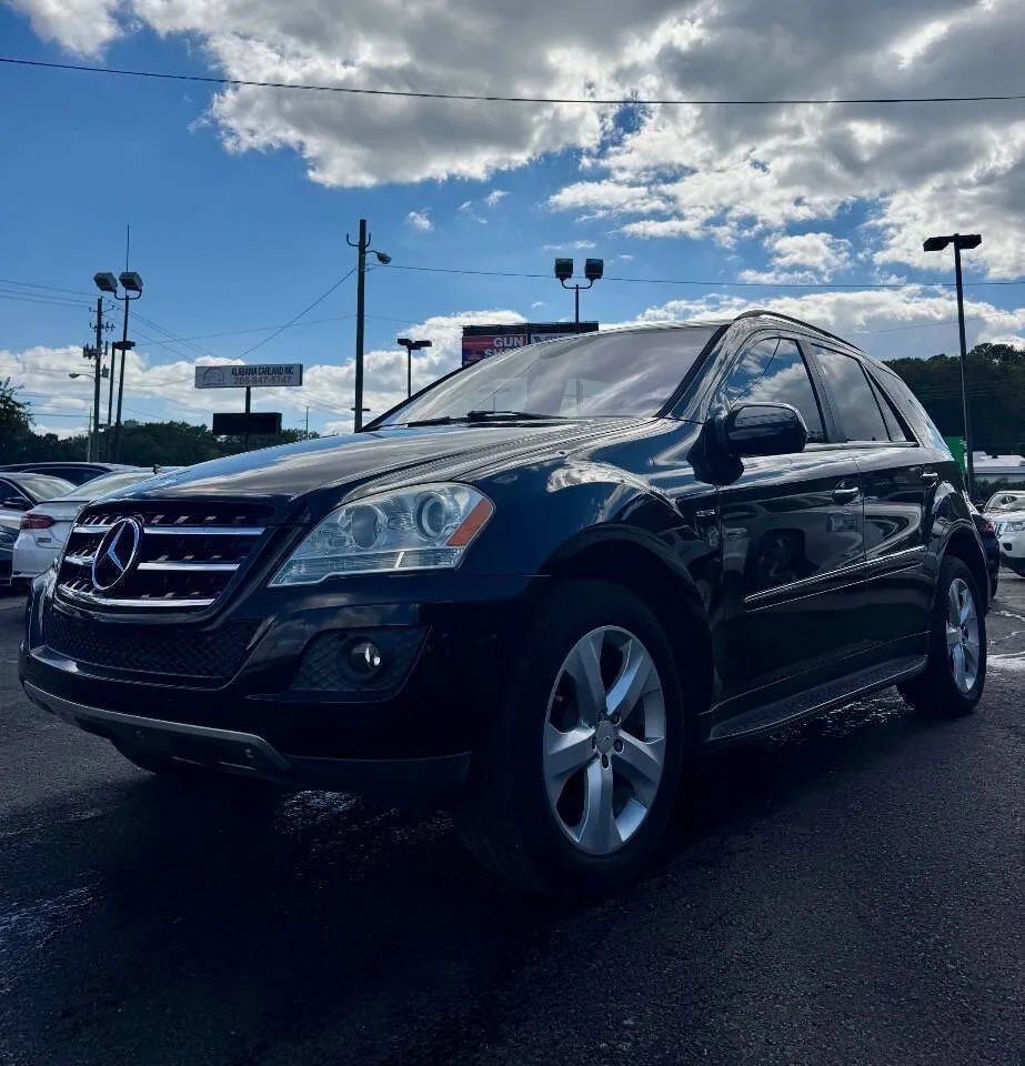 Used 2009 Mercedes-Benz ML 320 ML 320 BlueTEC AWD 4MATIC 4dr image 4