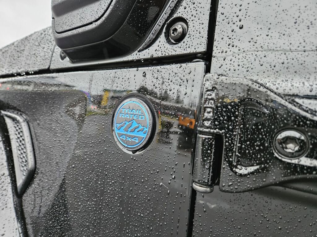 Used 2024 Jeep Wrangler Unlimited image 12