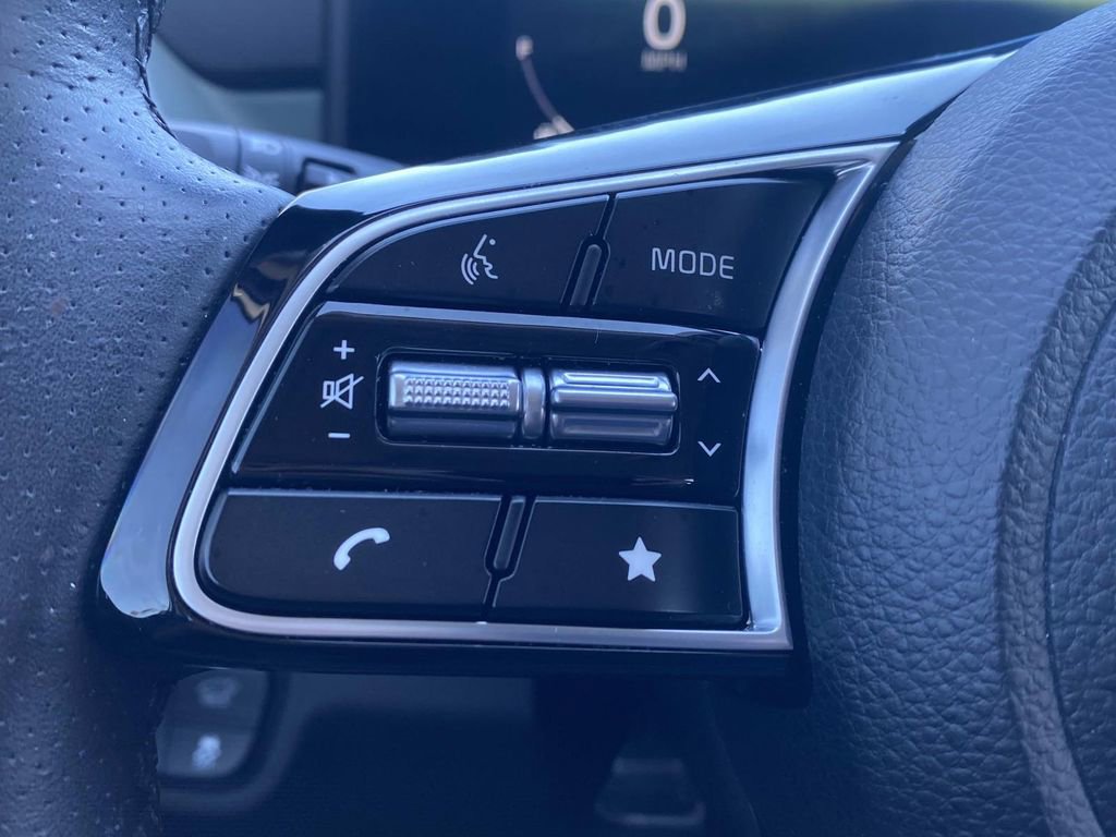 Used 2024 Kia Seltos SX w/ SX Sunroof Package image 29