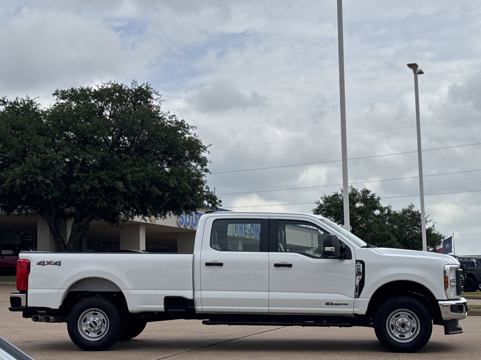 Used 2025 Ford F250 XL image 3