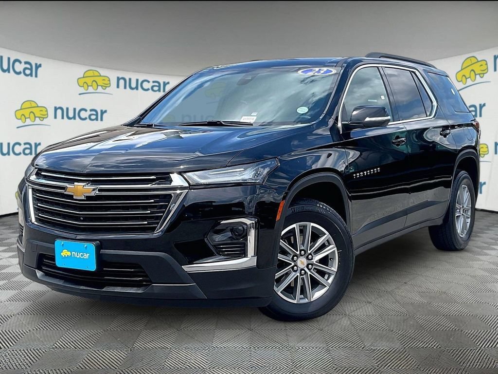 Used 2023 Chevrolet Traverse LT w/ Rear Camera Mirror Package AWD/4WD image 3