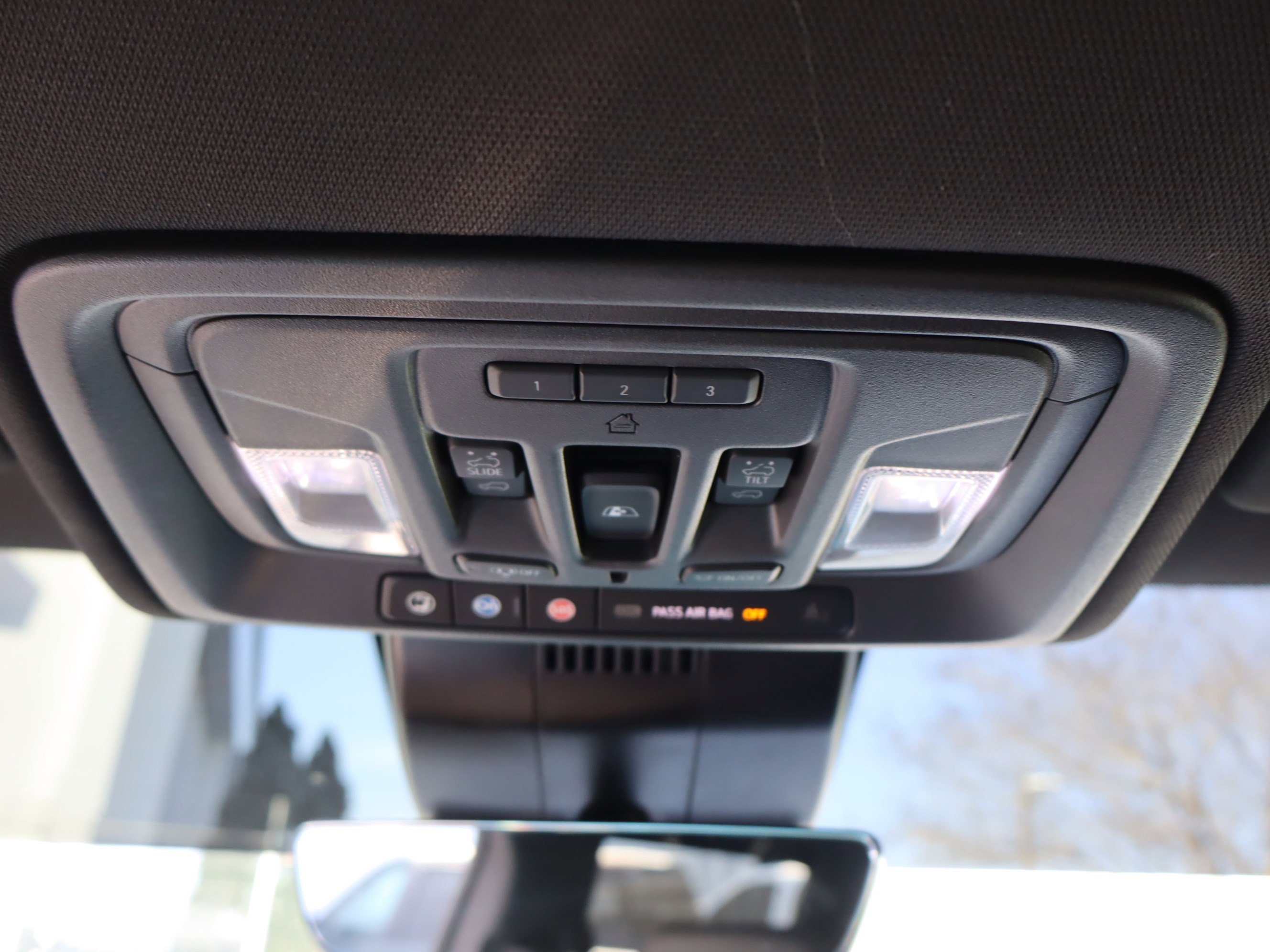 Used 2023 GMC Sierra 1500 AT4 w/ AT4 Premium Package AWD/4WD image 33