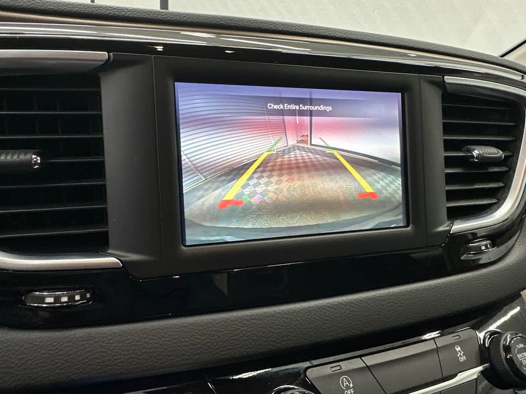 Used 2024 Chrysler Voyager LX image 31