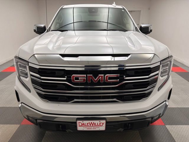 Used 2026 GMC Sierra 1500 SLT AWD/4WD image 2