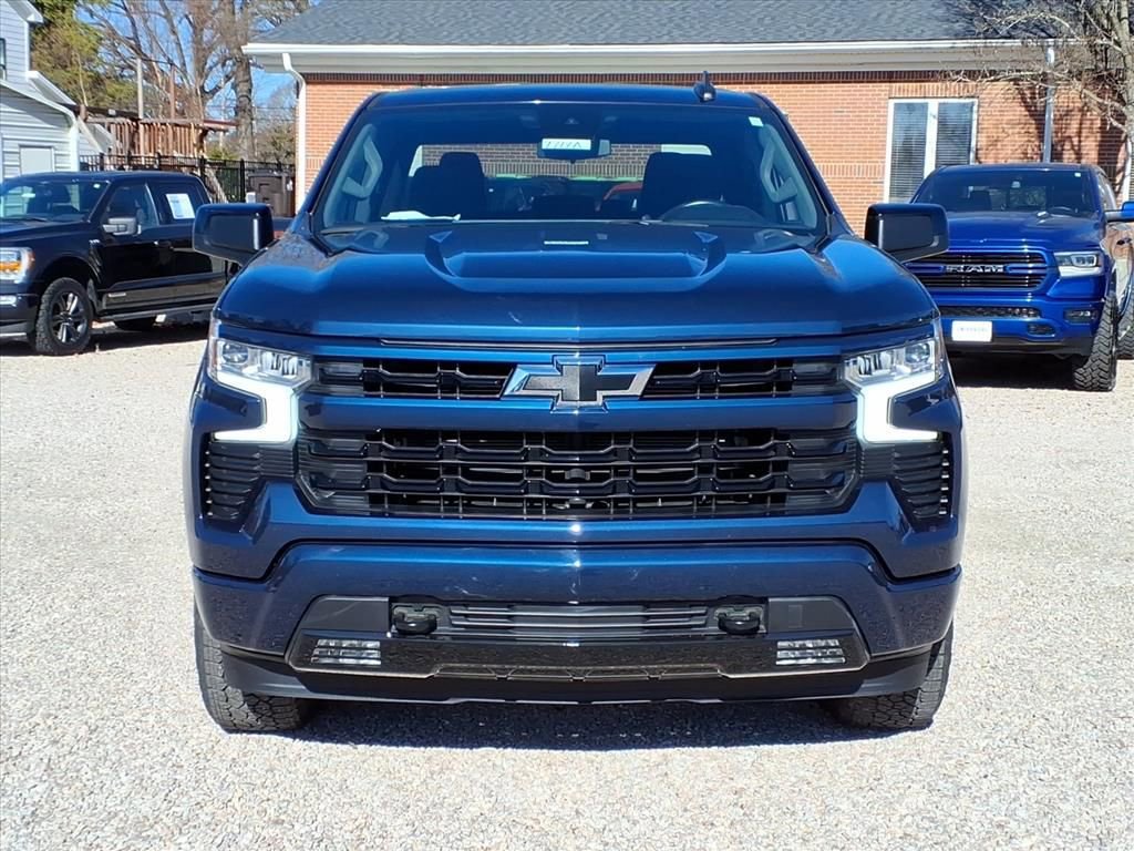 Used 2022 Chevrolet Silverado 1500 RST image 2
