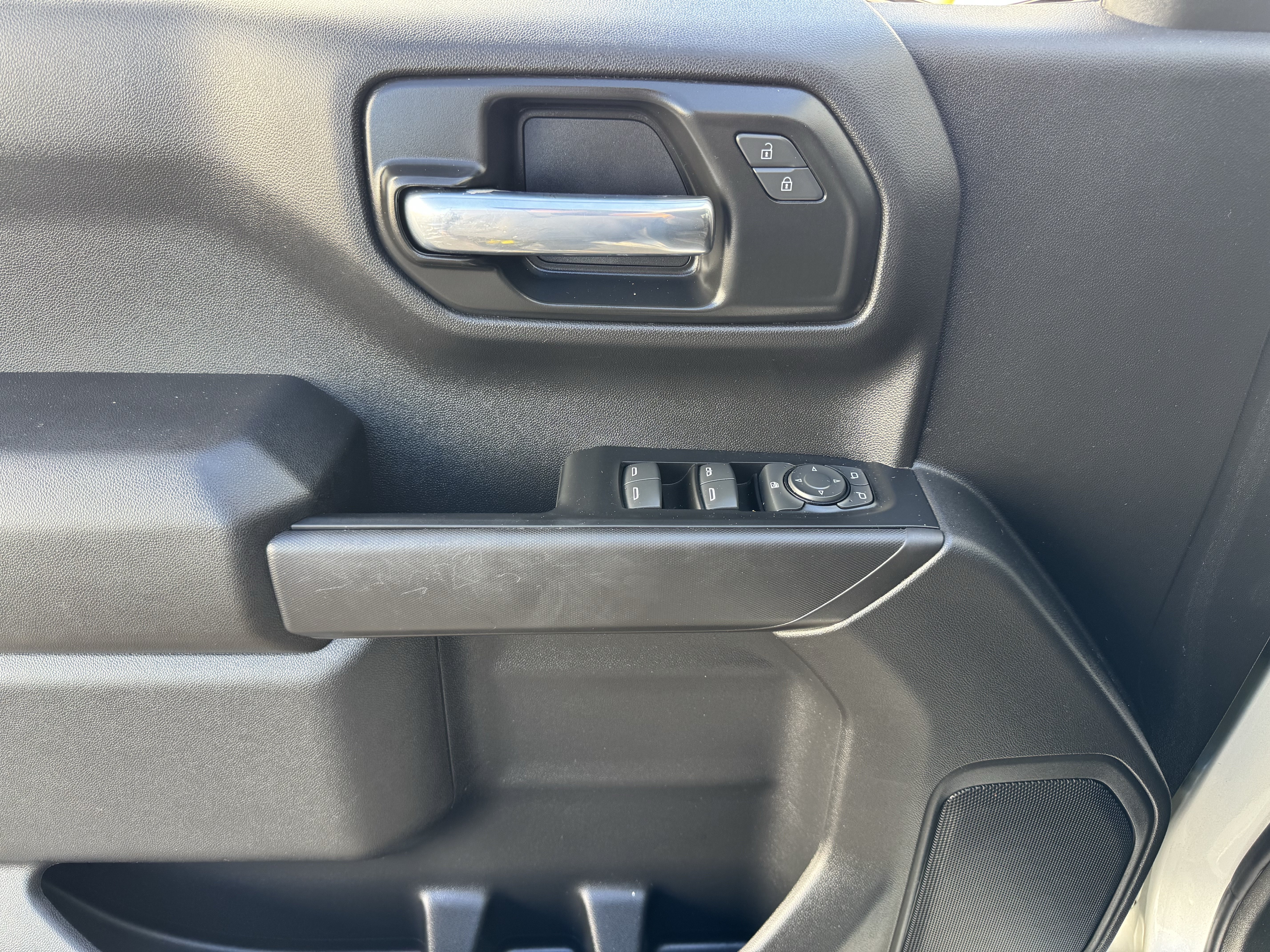 Certified 2022 Chevrolet Silverado 1500 Custom AWD/4WD image 10