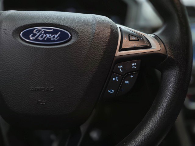 Used 2020 Ford Fusion SE FWD image 19