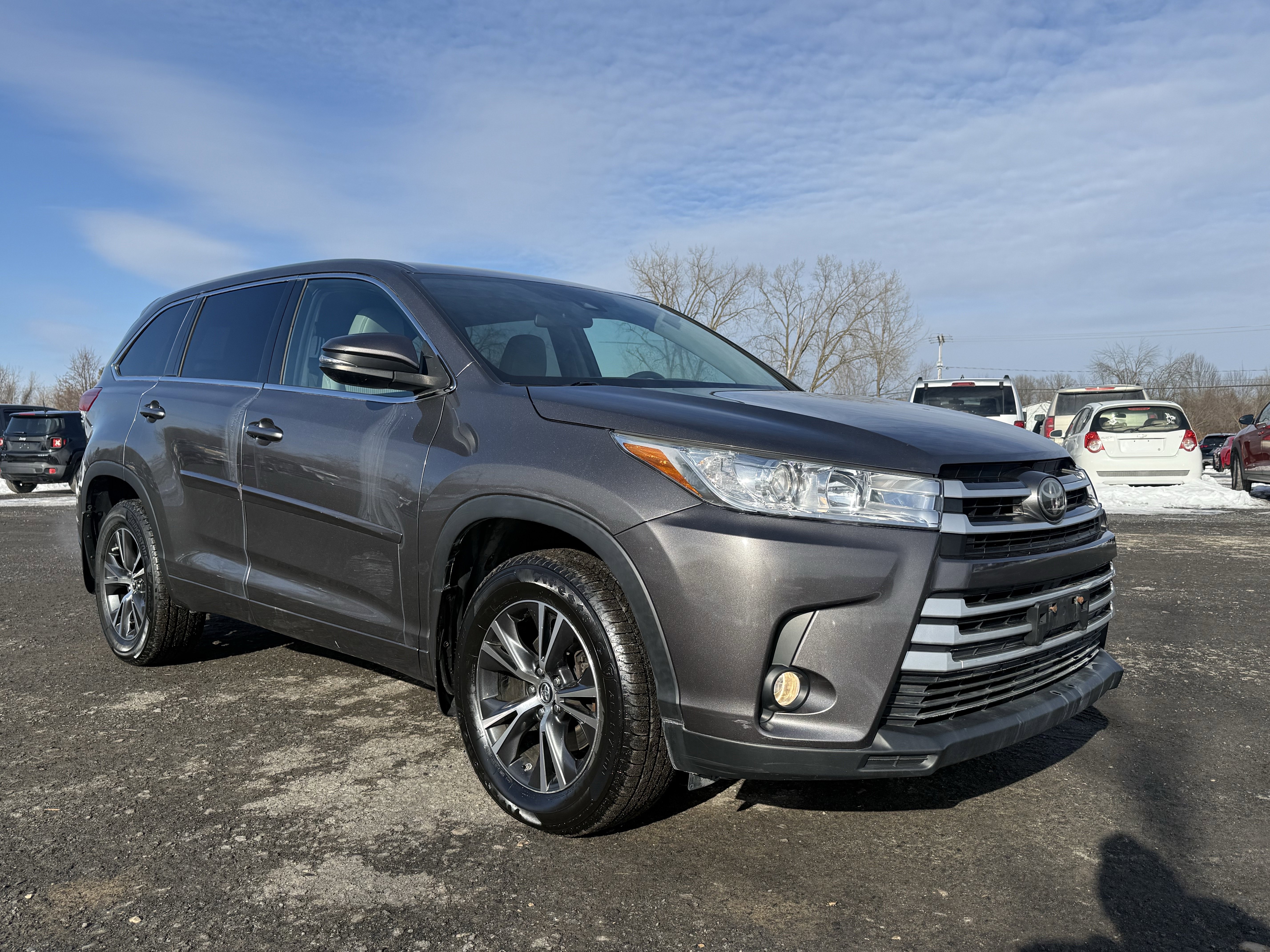 Used 2017 Toyota Highlander Plus image 11