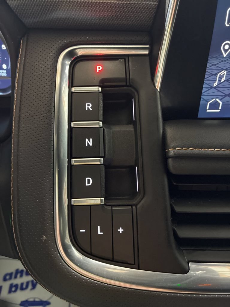 Used 2023 GMC Yukon XL AT4 w/ AT4 Premium Package AWD/4WD image 25