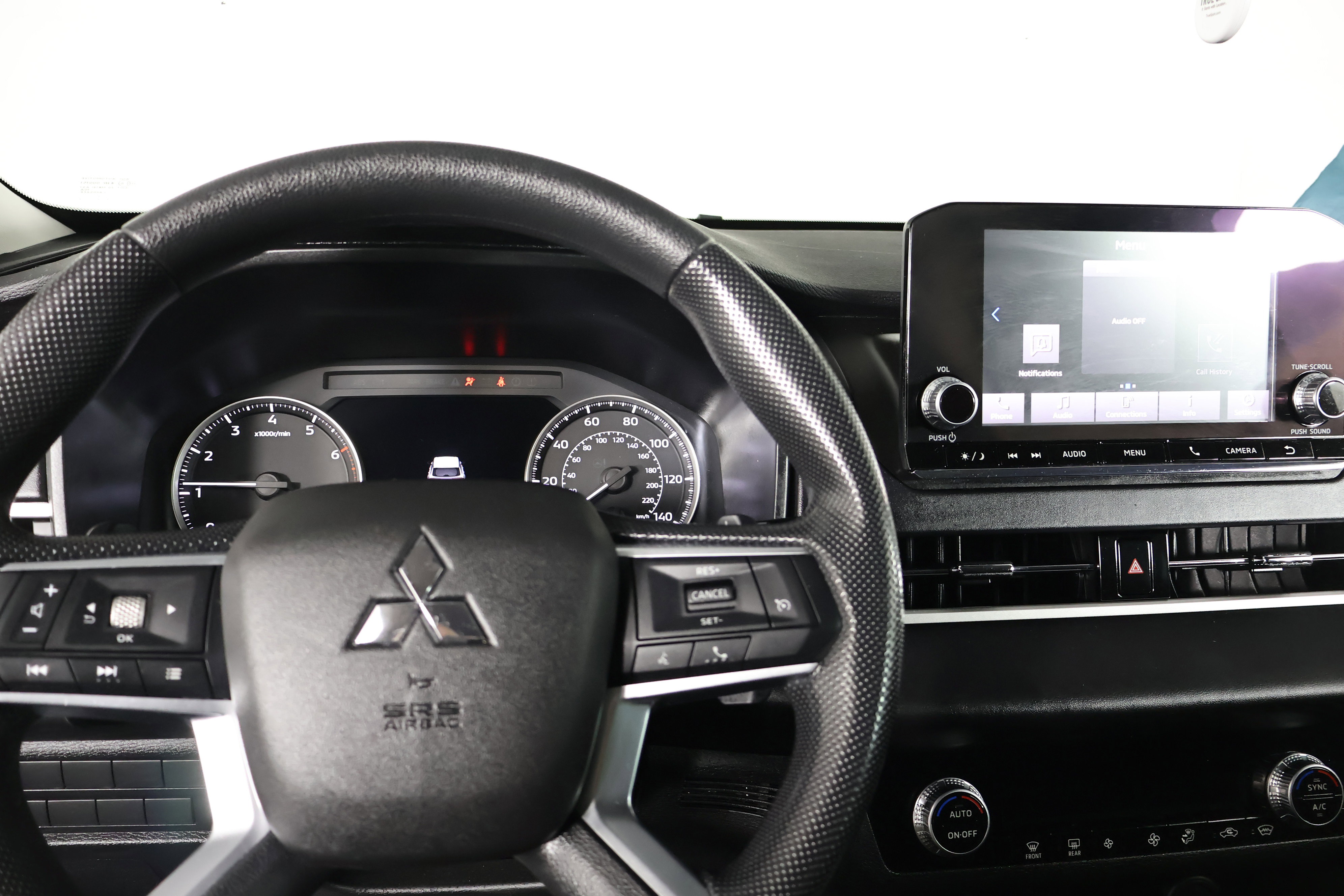 Used 2023 Mitsubishi Outlander ES AWD/4WD image 16