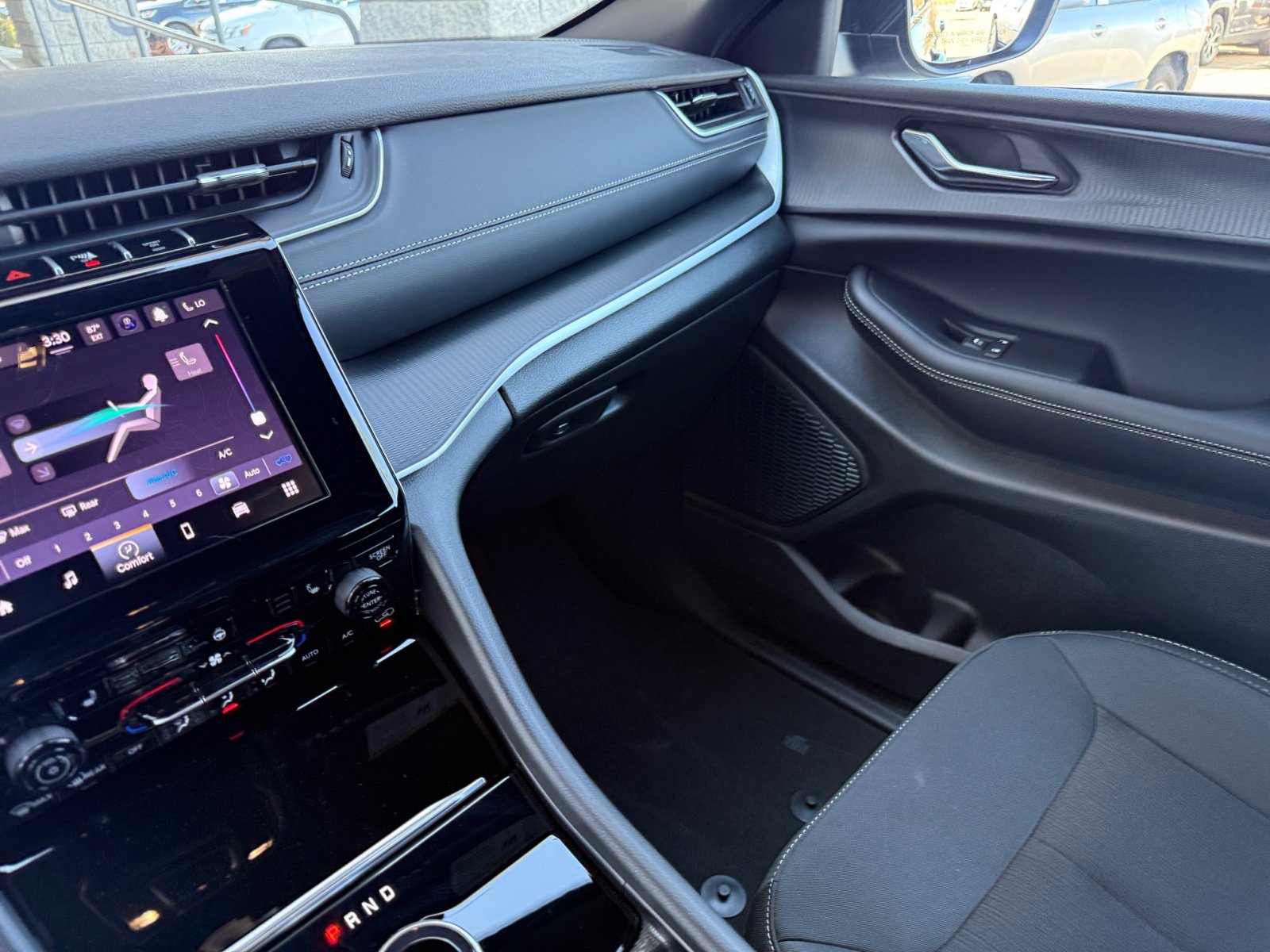 New 2025 Jeep Grand Cherokee Laredo X w/ Luxury Tech Group I image 16