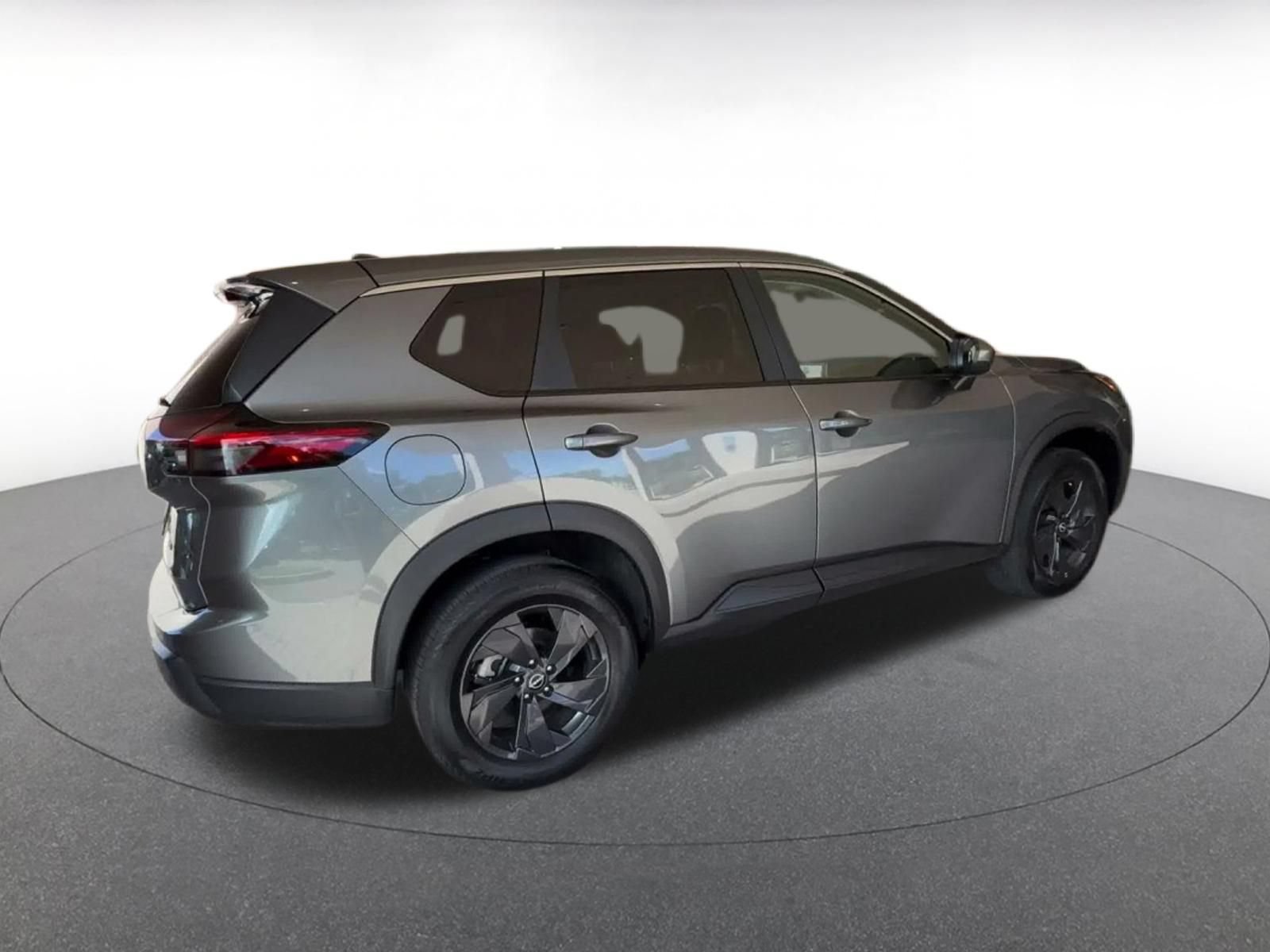 Used 2026 Nissan Rogue SV AWD/4WD image 13