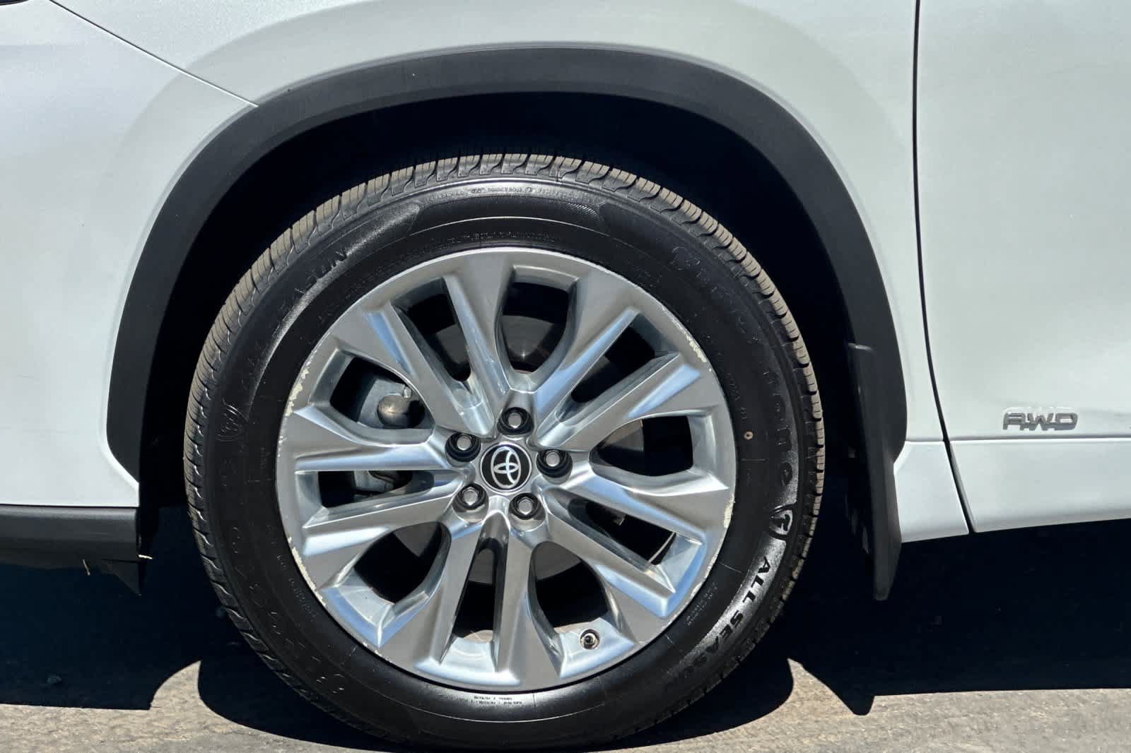 Used 2022 Toyota Highlander Limited AWD/4WD image 34