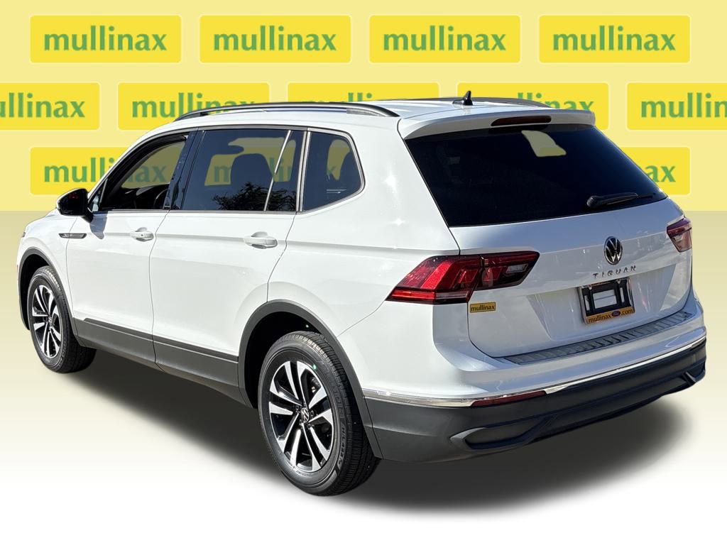 Used 2024 Volkswagen Tiguan S image 9
