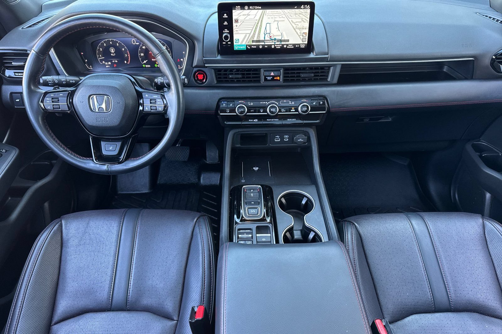 Used 2025 Honda Pilot Black Edition image 16