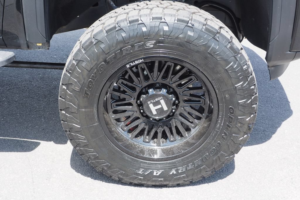 Used 2025 GMC Sierra 3500 AT4 w/ AT4 Premium Plus Package AWD/4WD image 9