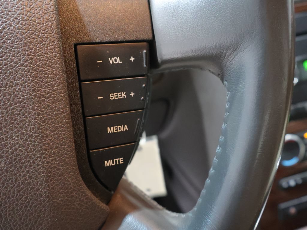 Used 2008 Ford Taurus SEL FWD image 31