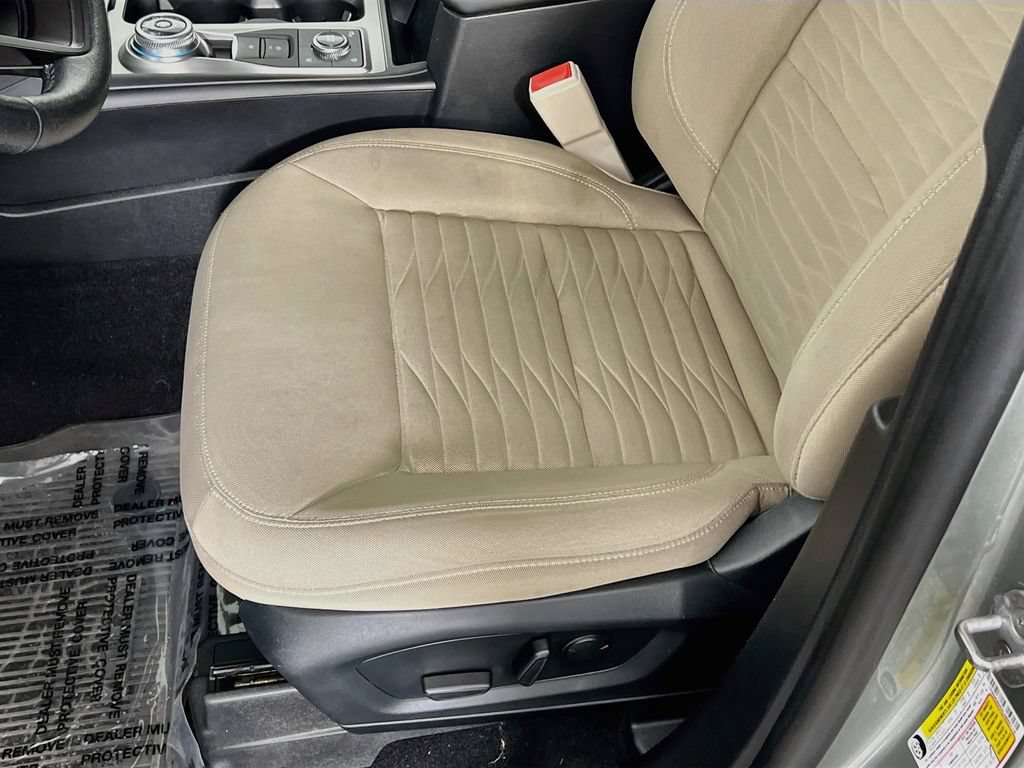 Used 2020 Ford Explorer XLT w/ Cold Weather Package AWD/4WD image 18