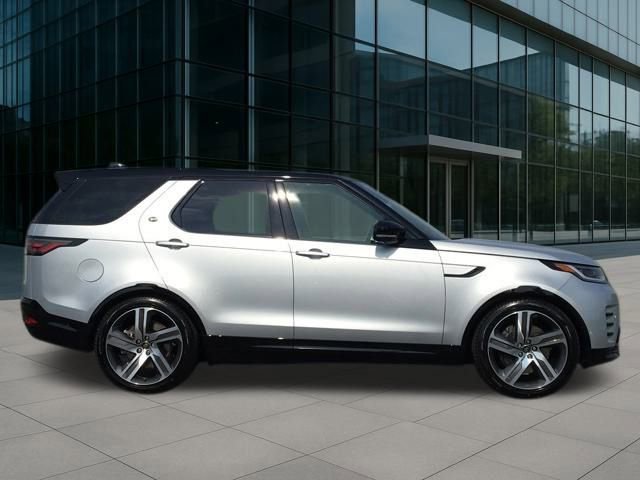 New 2023 Land Rover Discovery HSE R-Dynamic image 6