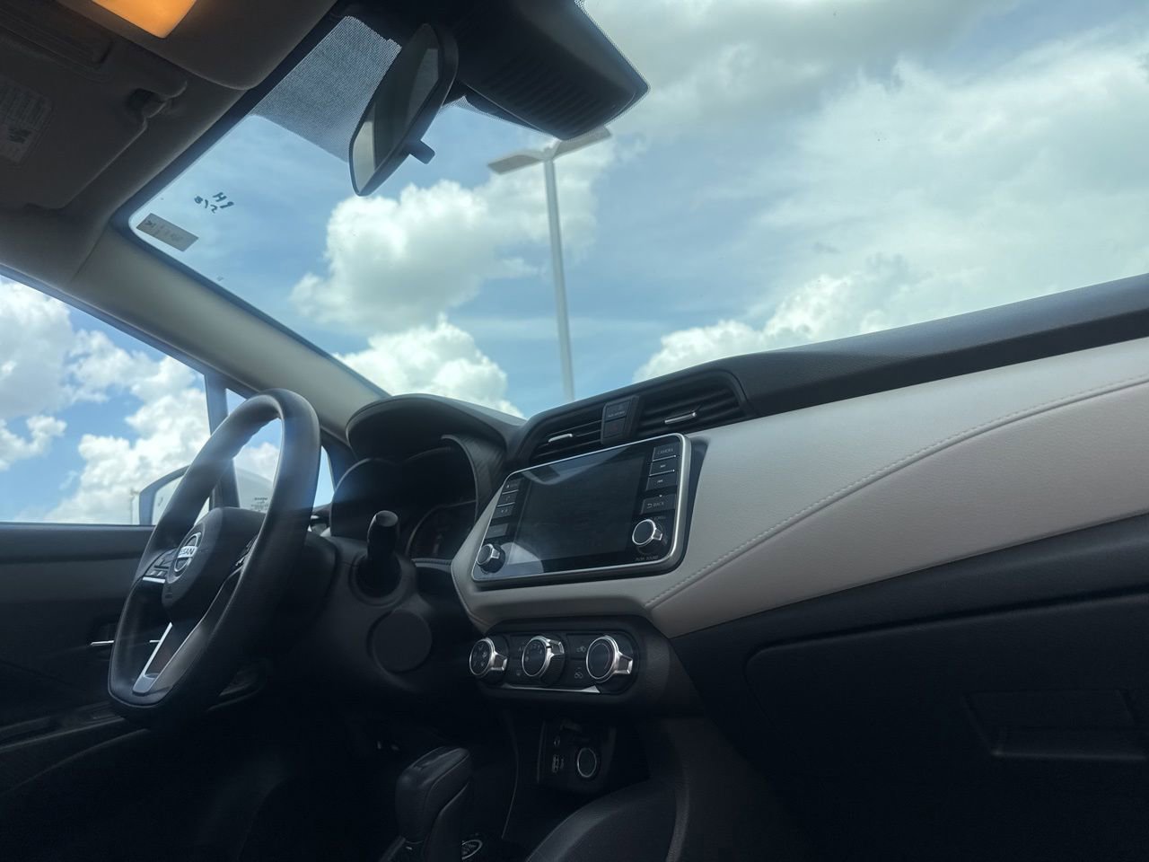 Certified 2022 Nissan Versa SV FWD image 23