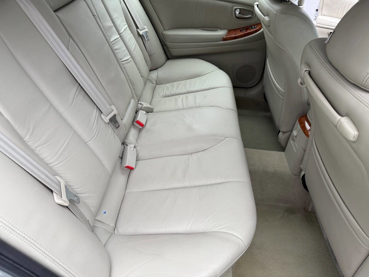 Used 2003 INFINITI I35 w/ Sunroof & Sunshade Pkg image 15