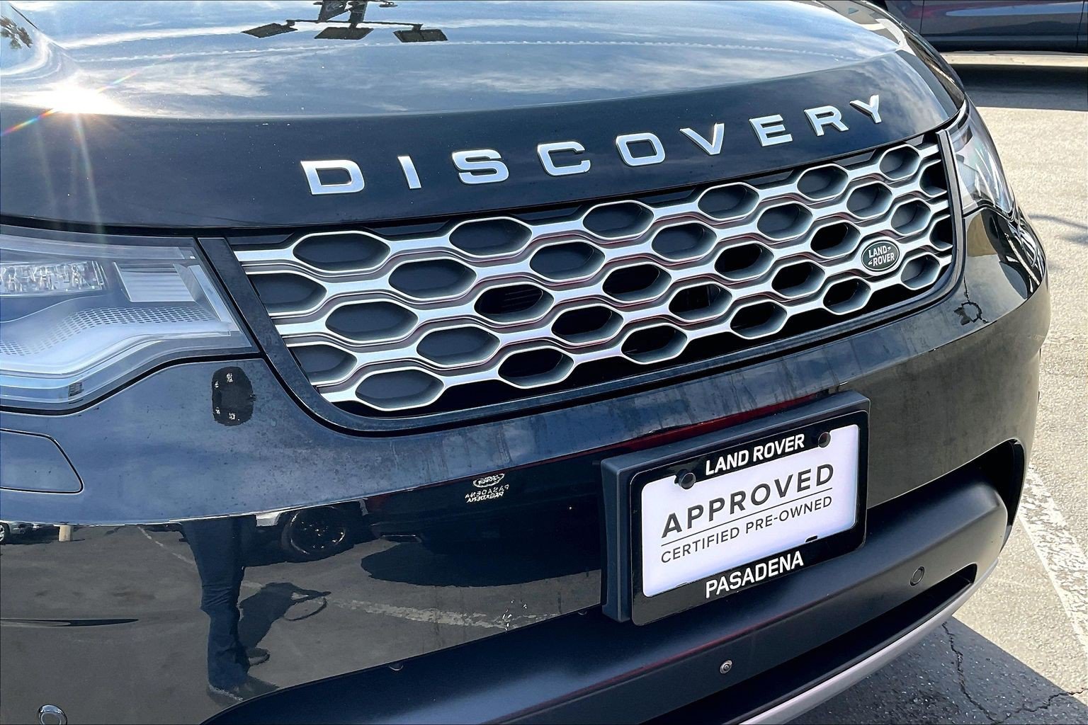 Certified 2025 Land Rover Discovery S AWD/4WD image 30