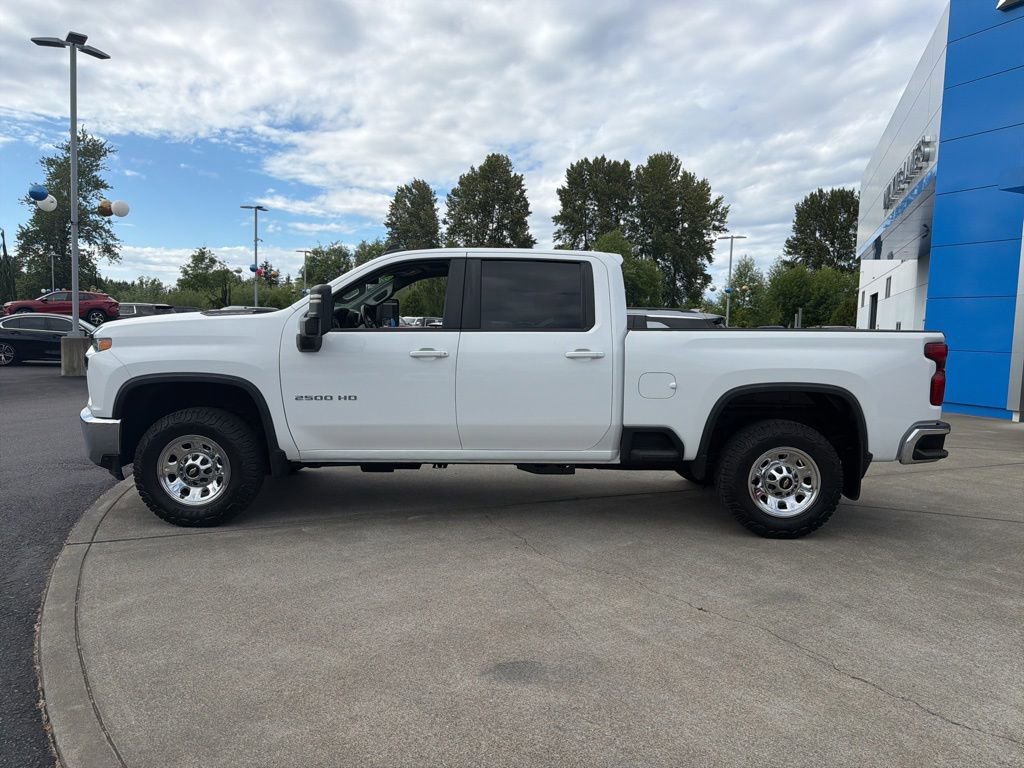 Used 2021 Chevrolet Silverado 2500 LT w/ Fleet Comfort Package AWD/4WD image 2