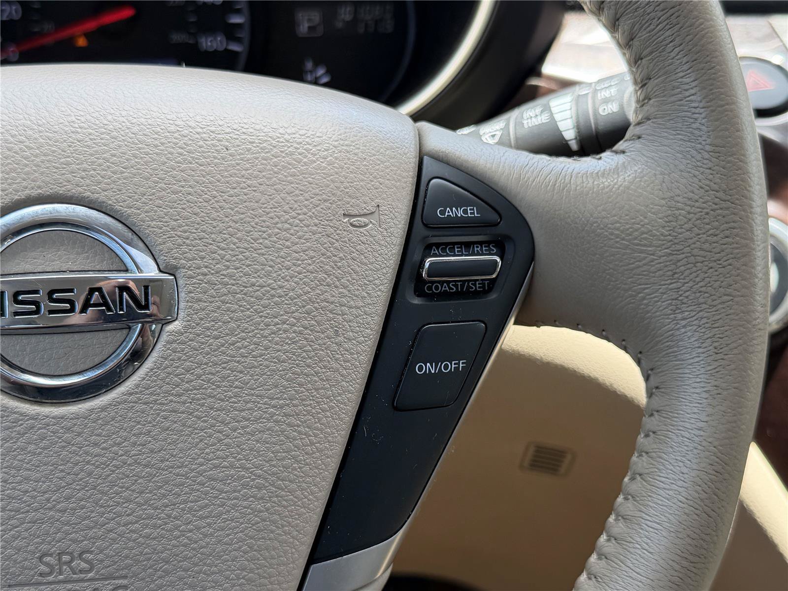 Used 2015 Nissan Quest Platinum FWD image 23
