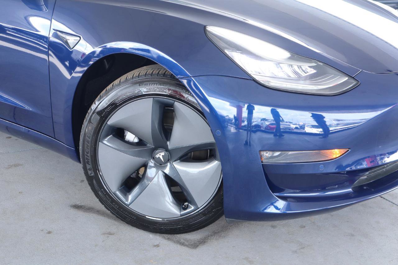 Used 2018 Tesla Model 3 Long Range RWD image 4