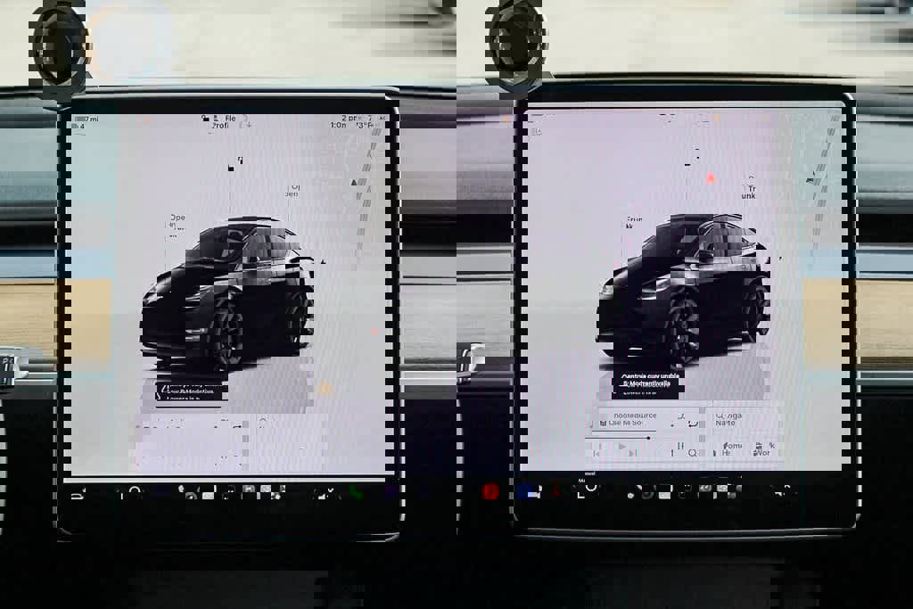 Used 2023 Tesla Model Y Long Range image 14