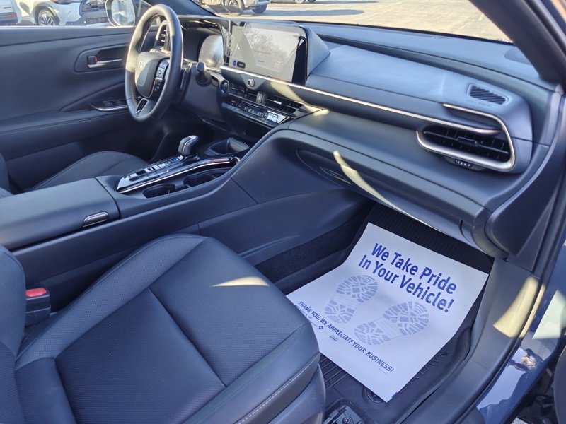 Used 2025 Toyota Crown Signia image 19