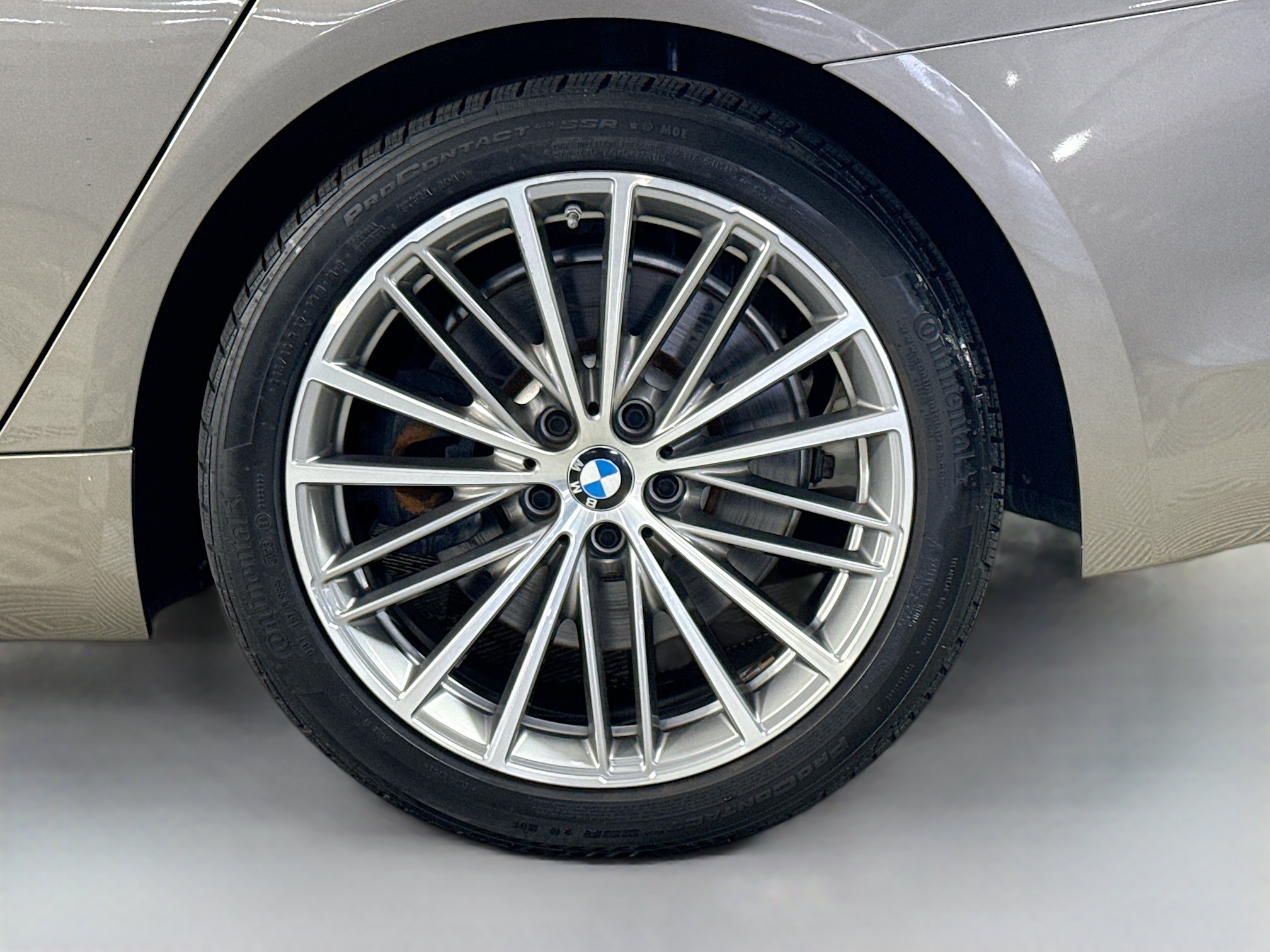 Used 2018 BMW 540i w/ Luxury Seating Package RWD image 37