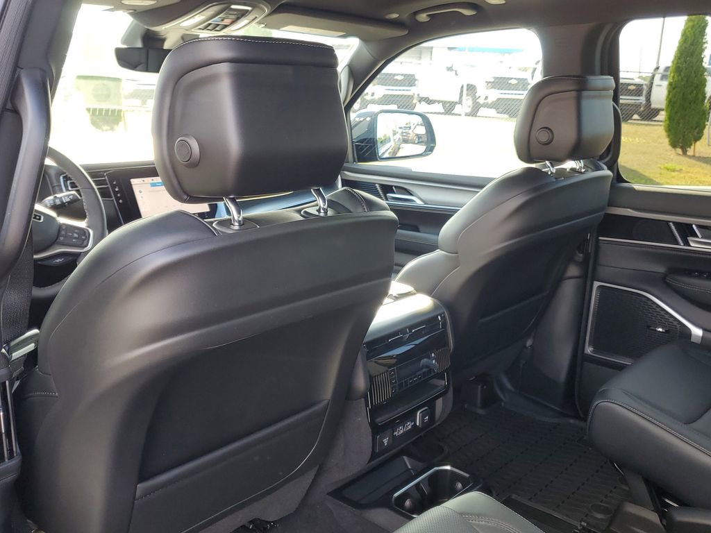 New 2025 Jeep Wagoneer Series II w/ Convenience Group I image 8