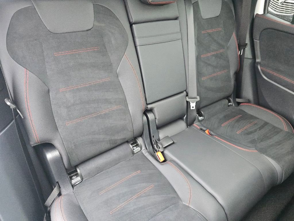 Certified 2025 Mercedes-Benz GLB 250 4MATIC image 22