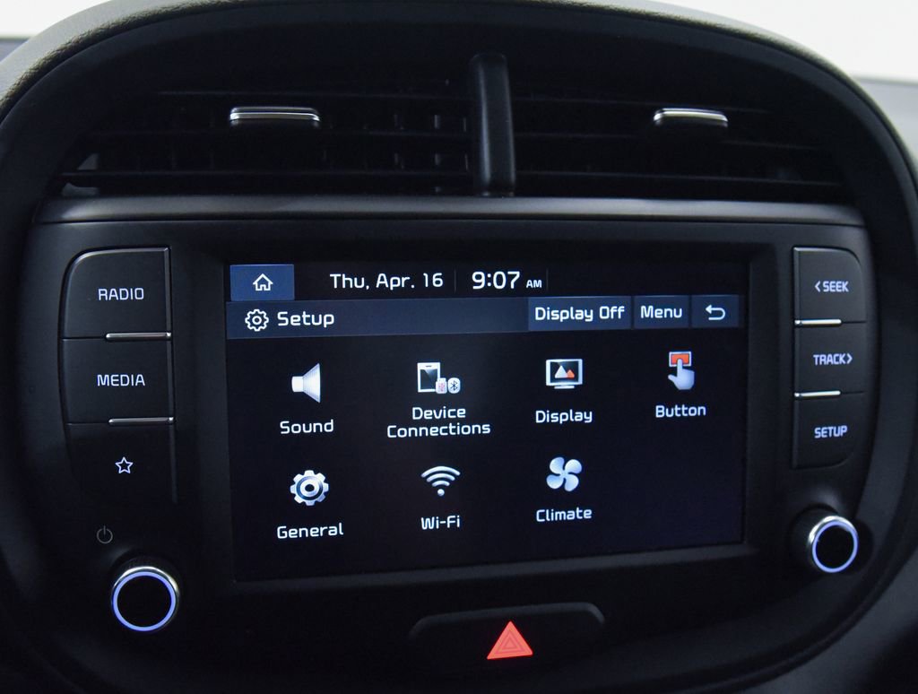 Used 2025 Kia Soul LX w/ LX Technology Package FWD image 10