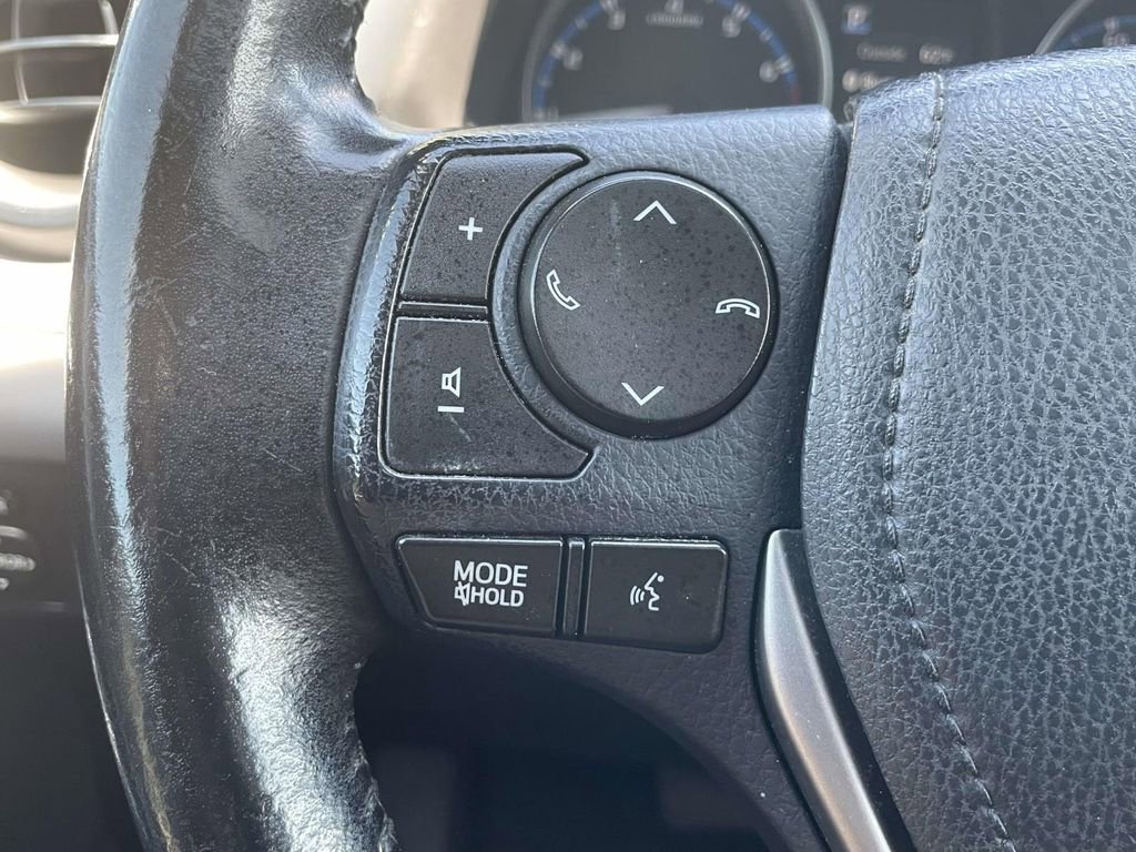 Used 2017 Toyota RAV4 XLE AWD/4WD image 28