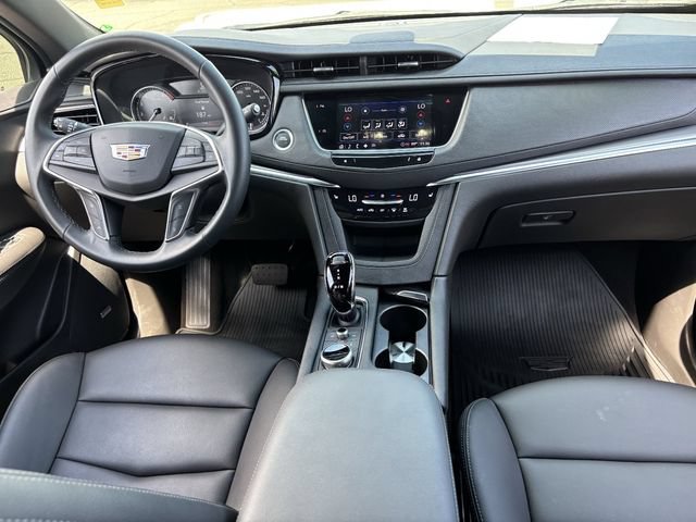 Used 2025 Cadillac XT5 Luxury FWD image 15