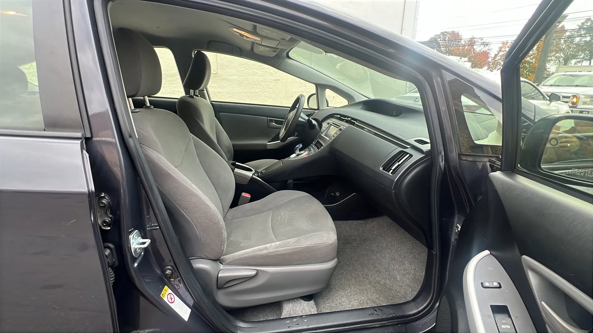 Used 2014 Toyota Prius One image 29