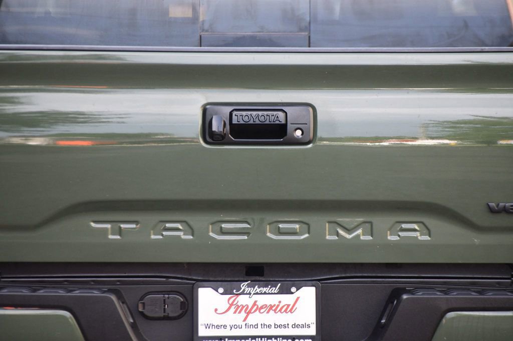 Used 2021 Toyota Tacoma SR5 w/ Trail Edition image 11