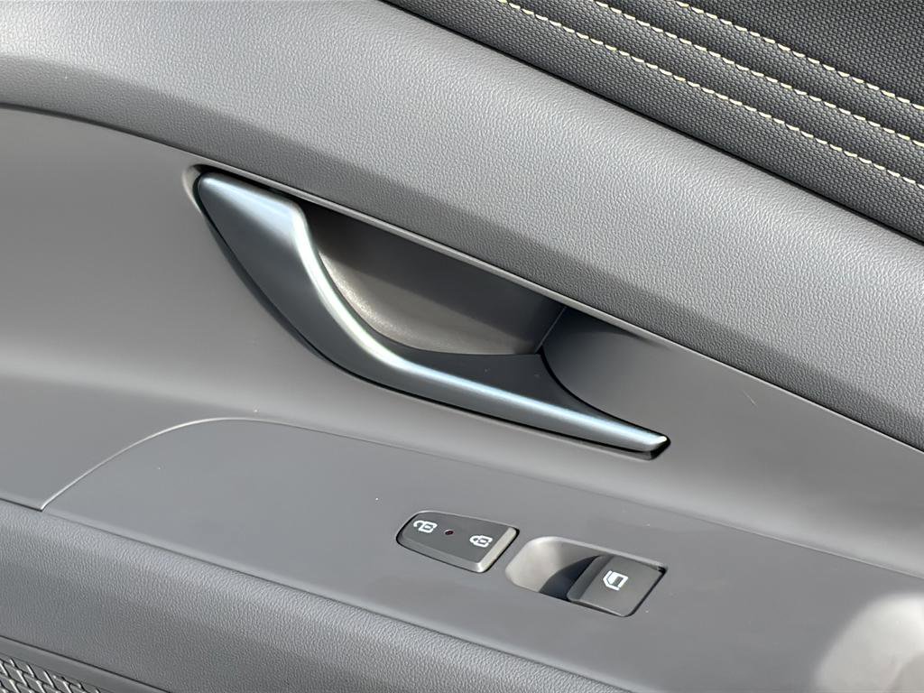 Certified 2026 Hyundai Elantra SEL Sport image 38