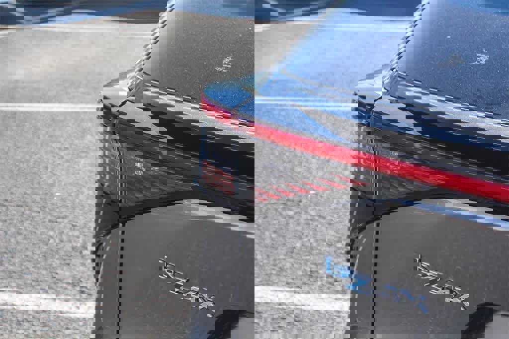 Used 2023 Toyota bZ4X Limited image 8