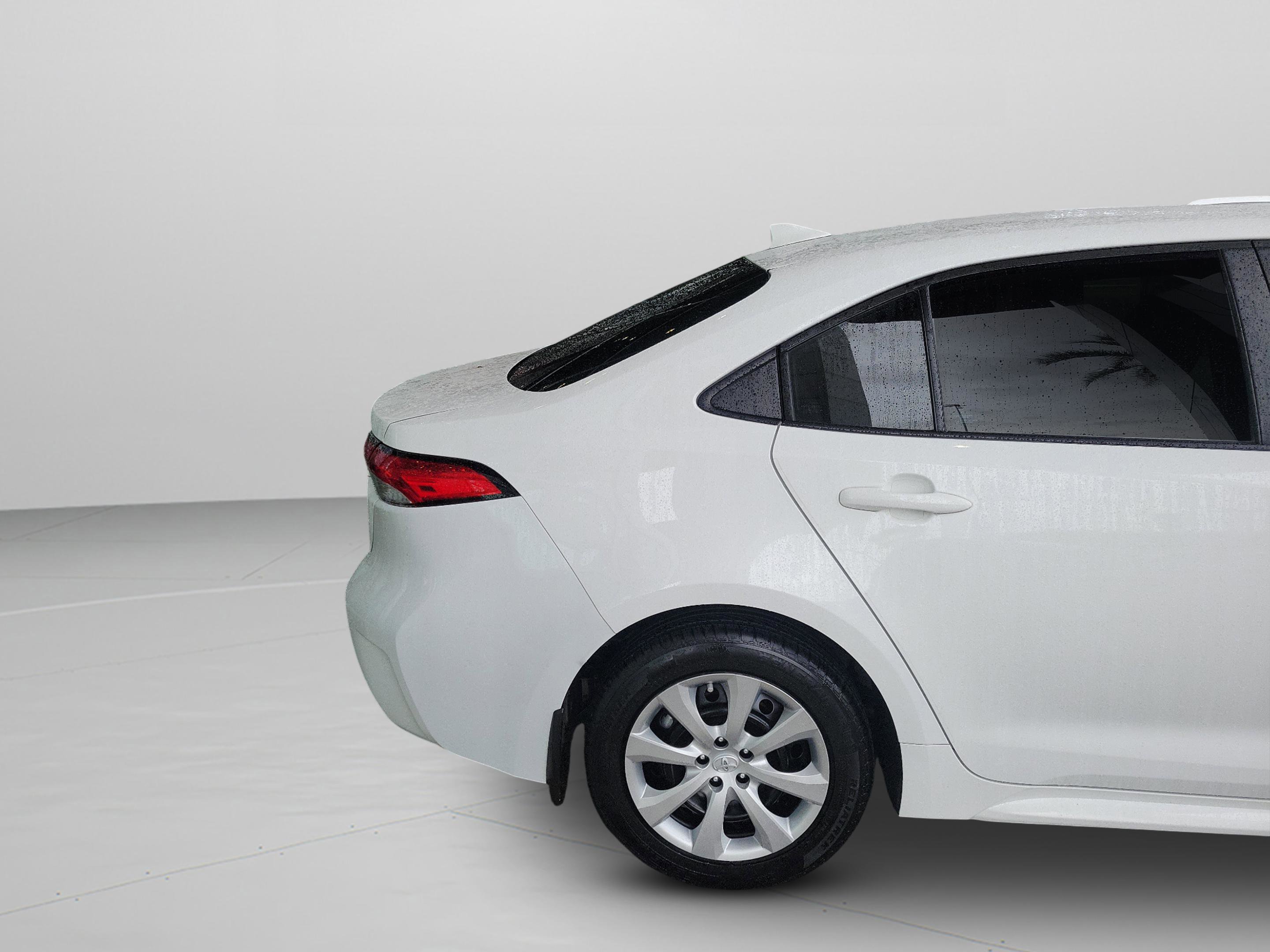 Certified 2022 Toyota Corolla LE image 28